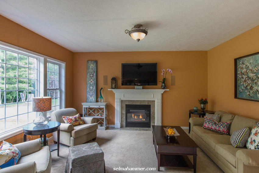 Cheerful, Relaxing Great Room