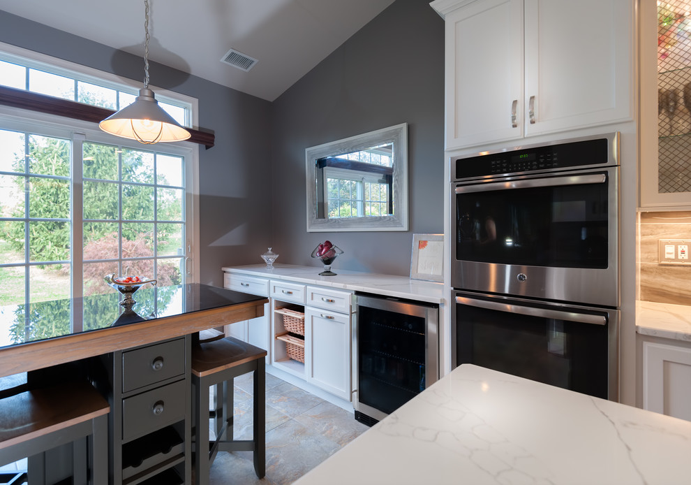 Kitchen - transitional kitchen idea in Philadelphia