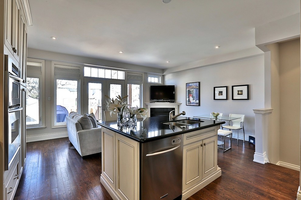Inspiration for a transitional kitchen remodel in Toronto