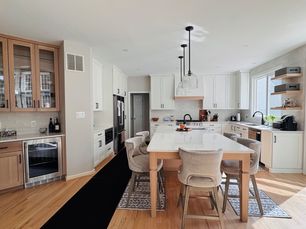 Example of a transitional kitchen design in DC Metro