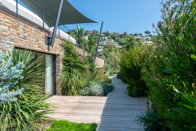 Villa Les Maures contemporary-deck