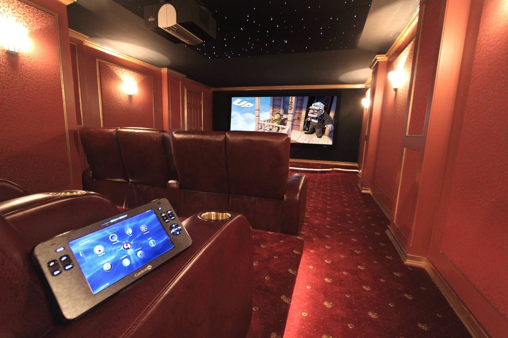 Traditional home theatre in New York.