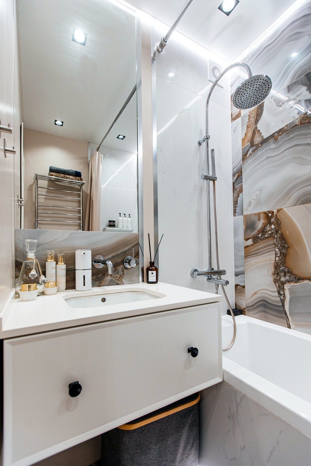 Реализация "Умеренный шик на 60 м2"