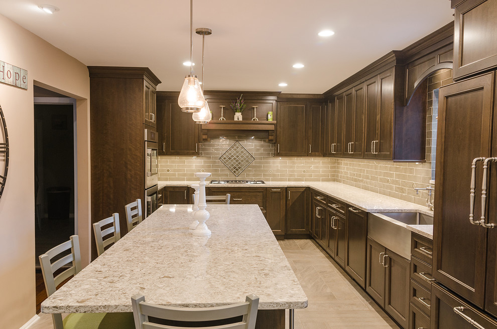 Inspiration for a transitional home design remodel in Philadelphia