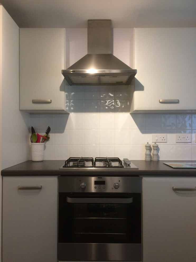 Height clearance for wall units by gas hob Houzz UK