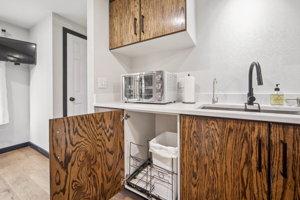 Custom Kitchen & Bath