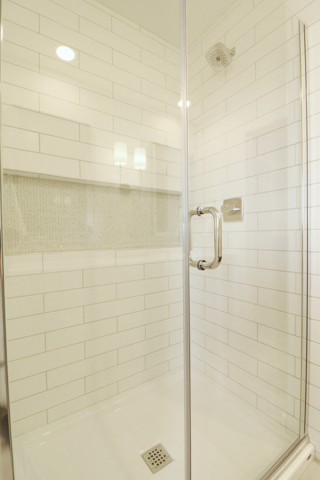 Bathroom - transitional bathroom idea
