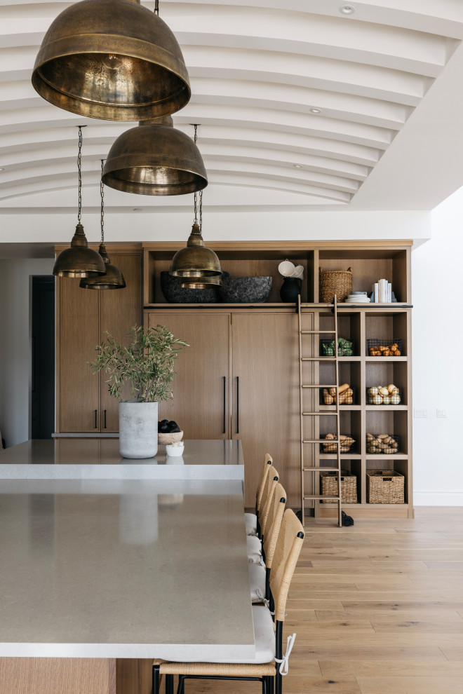 Transitional home design photo in Phoenix