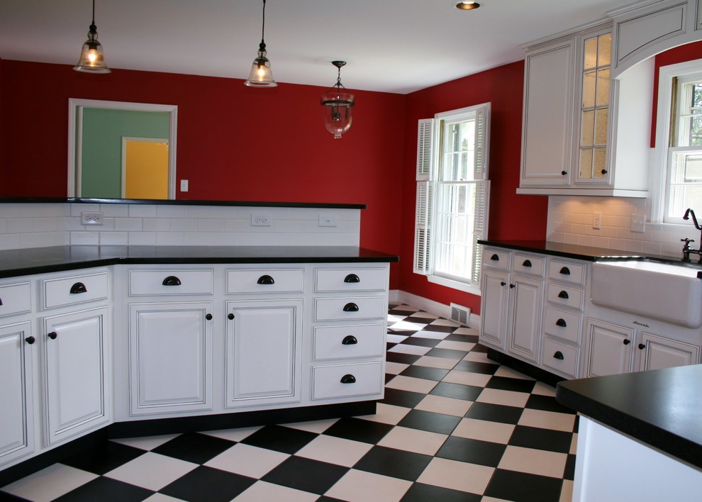 Kitchen - transitional kitchen idea