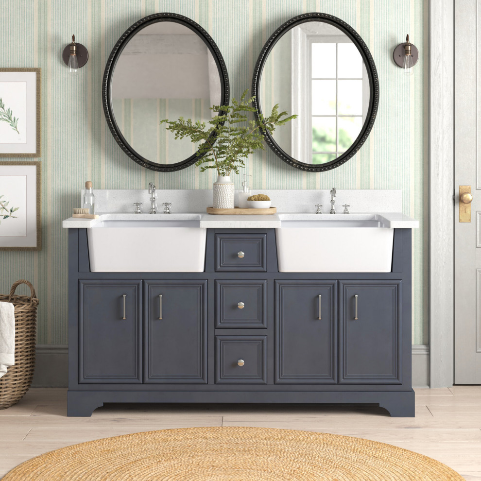 Foto de cuarto de baño doble y de pie campestre con puertas de armario grises y encimera de cuarzo compacto