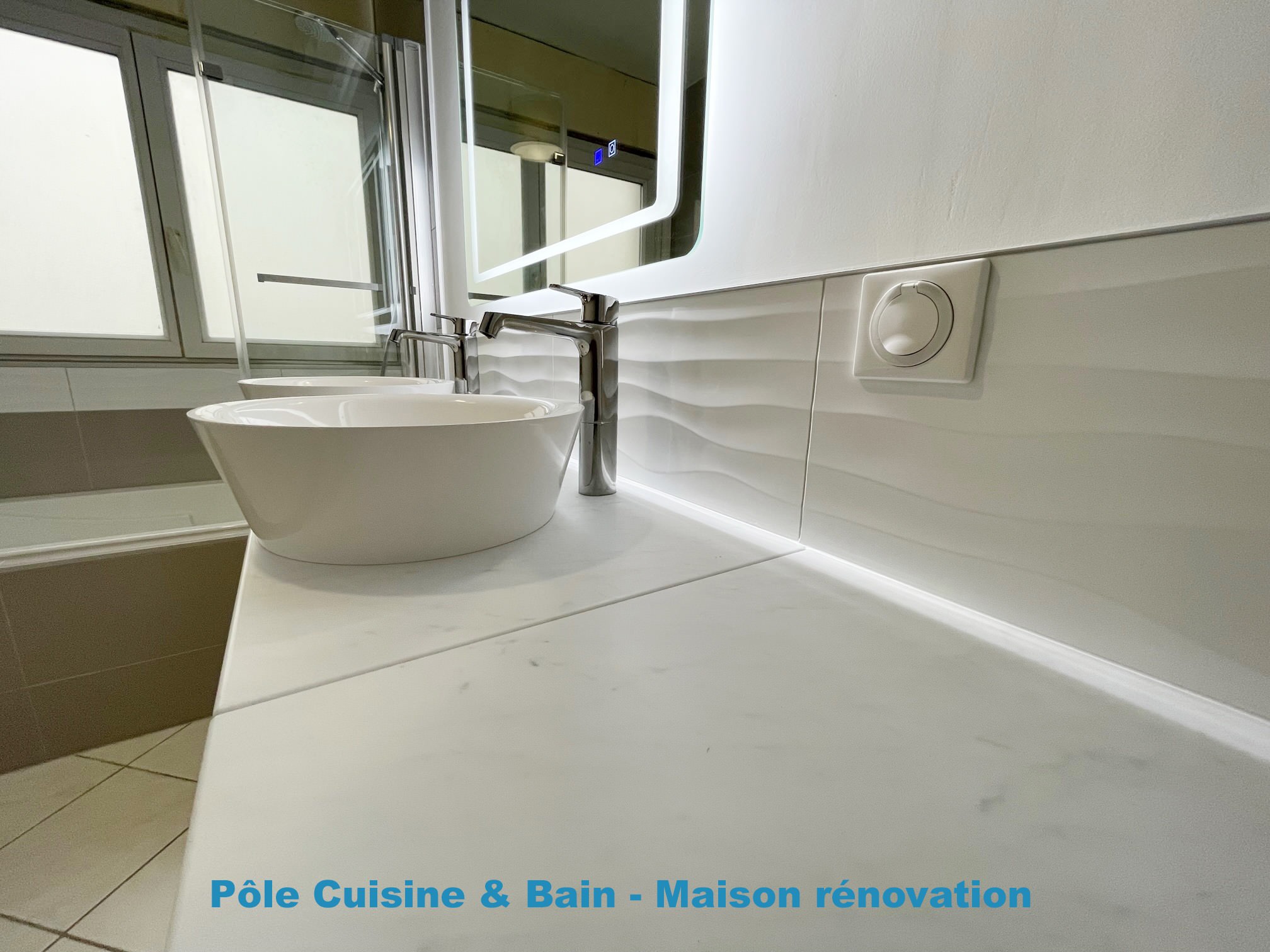 SALLE DE BAIN FAMILIALE: rénovation partielle de cette pièce des années 80