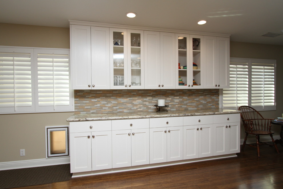 Example of a transitional kitchen design in Orange County