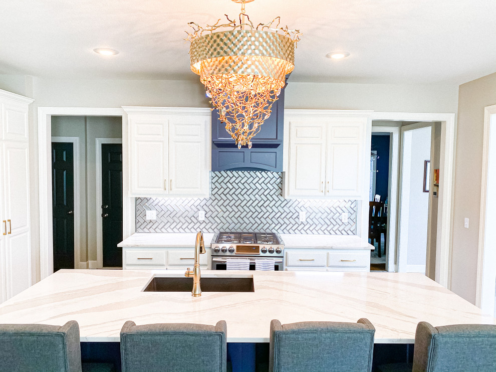 Home design - transitional home design idea
