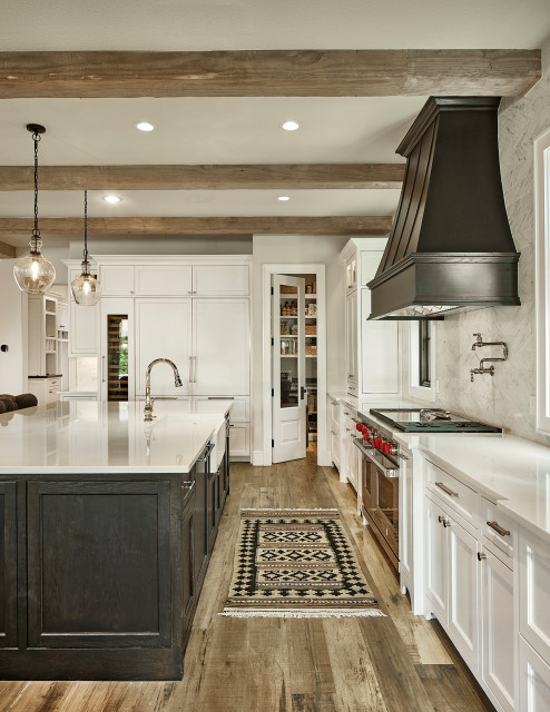 Modern Farmhouse Residence country-kitchen