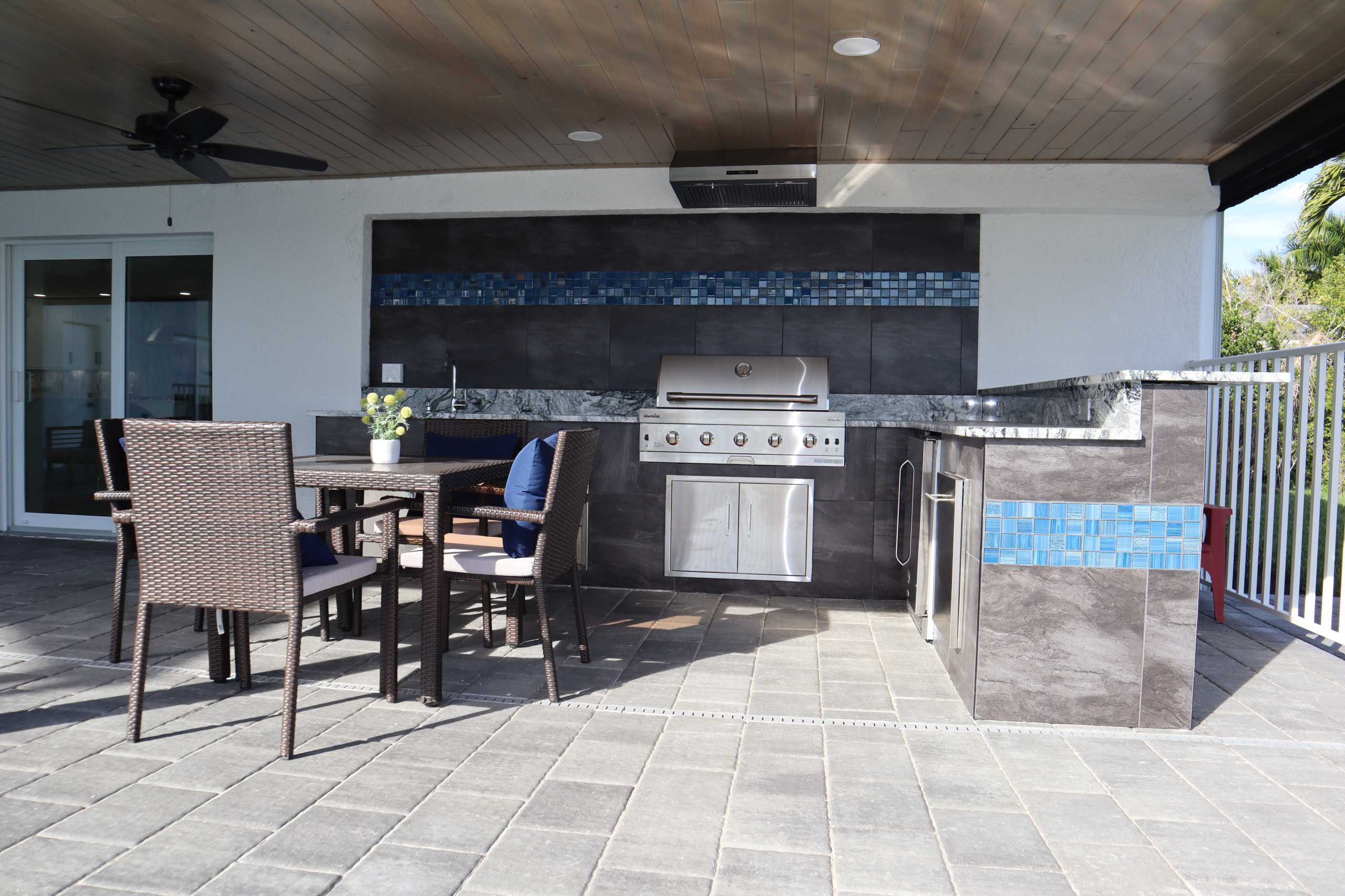 Outdoor Kitchen