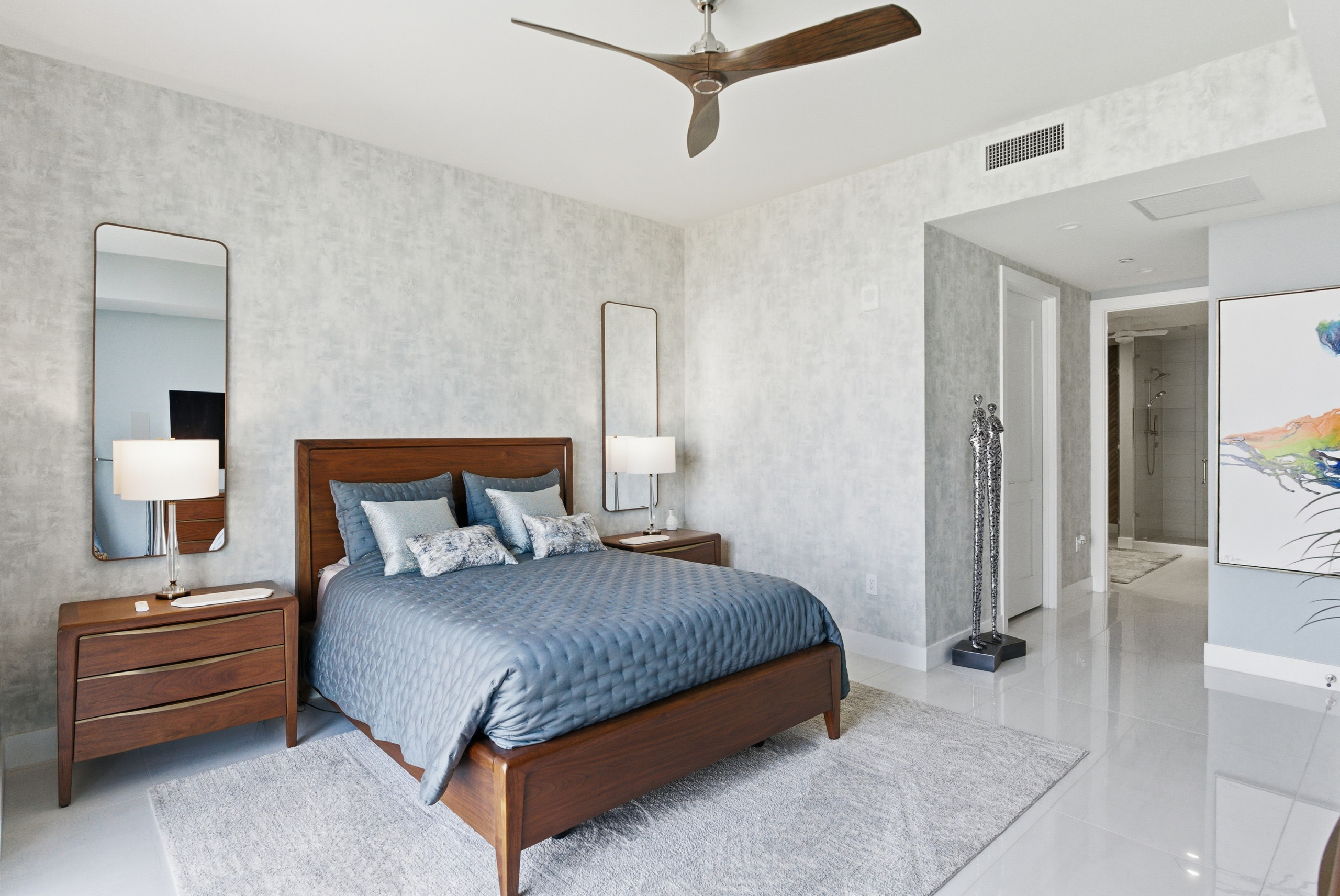 We Love Travel and Art