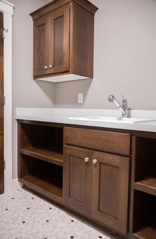 Inspiration for a transitional home design remodel in Minneapolis