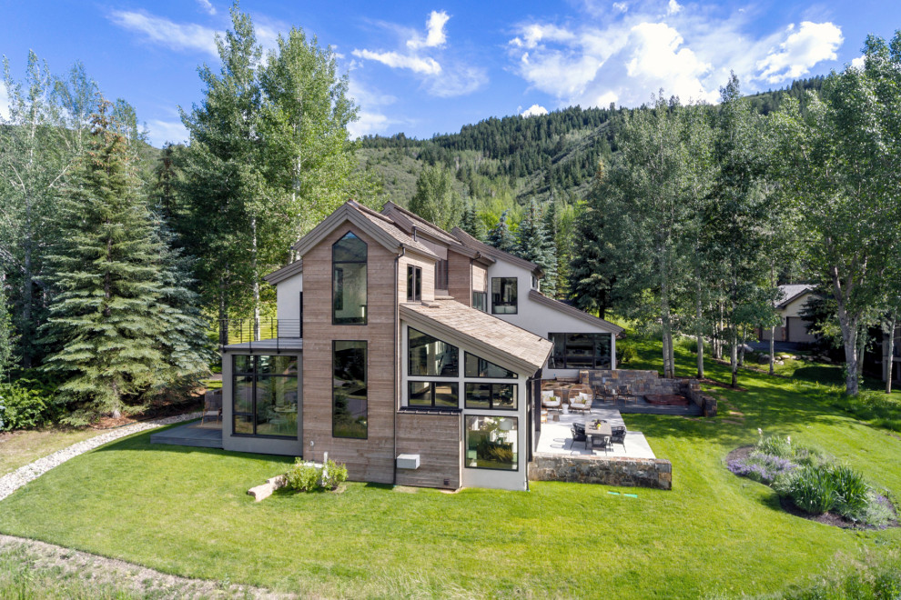 Home design - rustic home design idea in Denver