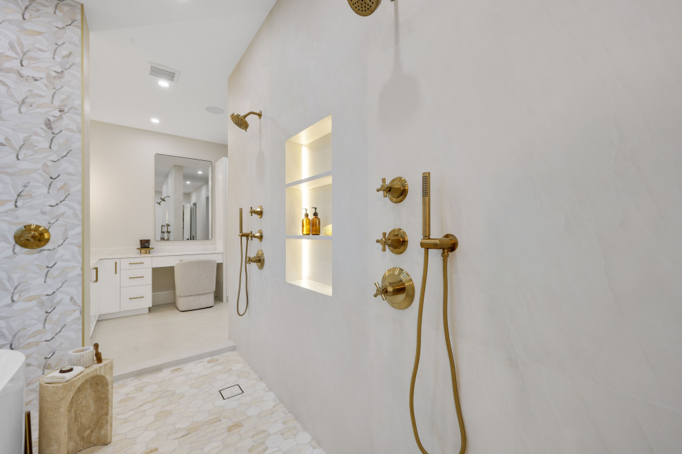 PRIVATE RESIDENCE - OCEAN RIDGE