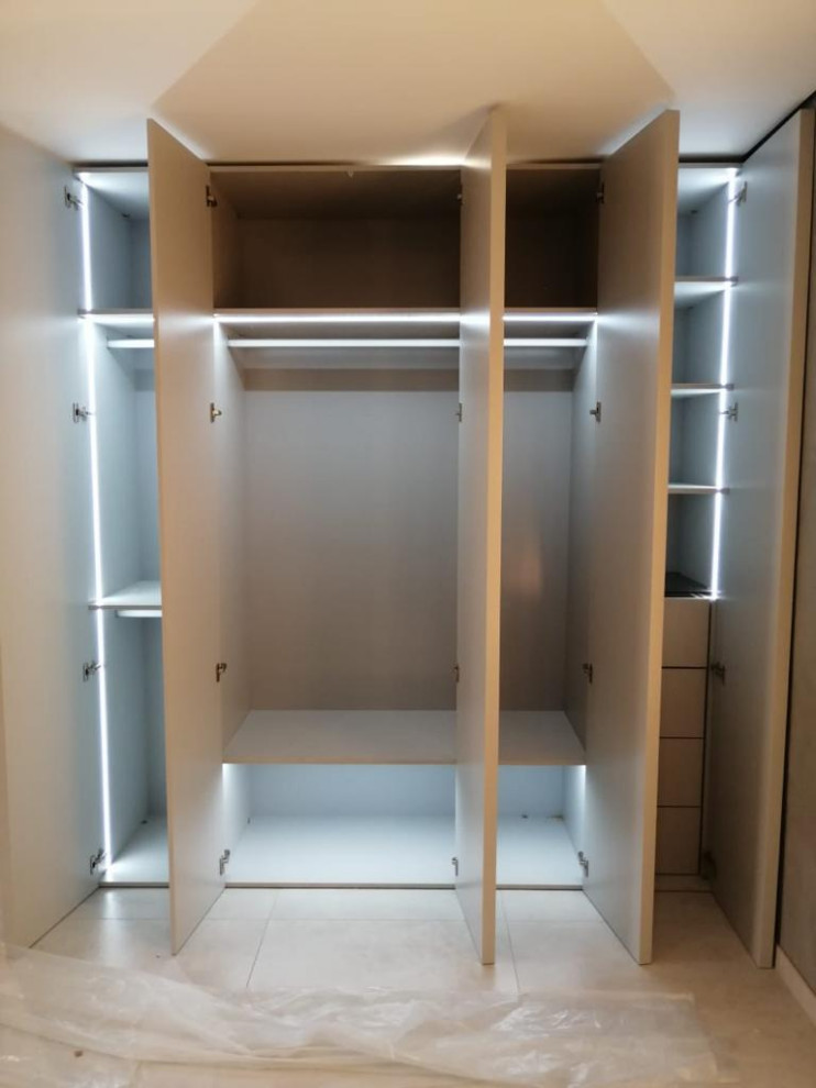 Шкаф с подсветкой