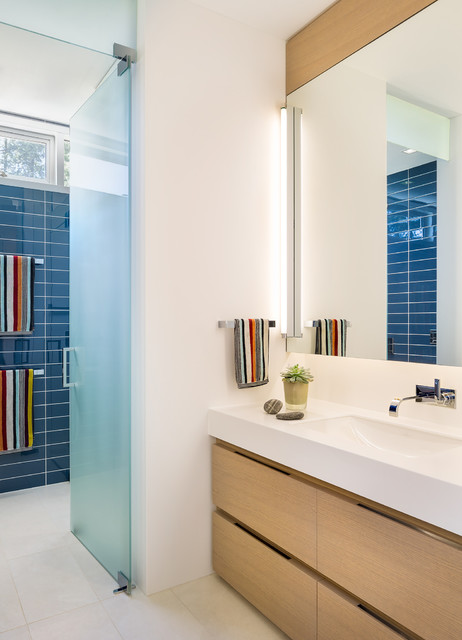 Private Residence - West Vancouver contemporary-bathroom