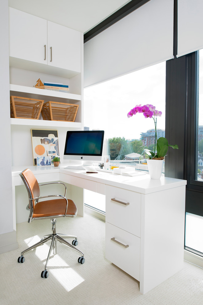 Design ideas for a transitional home office in Los Angeles.