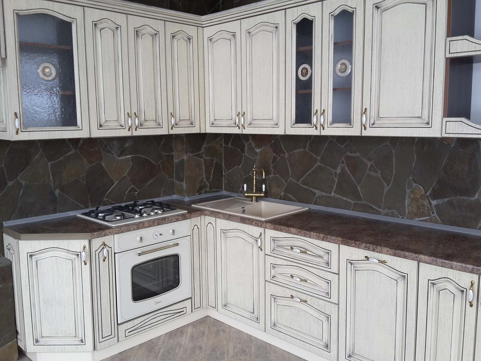 Классическая кухня частный дом