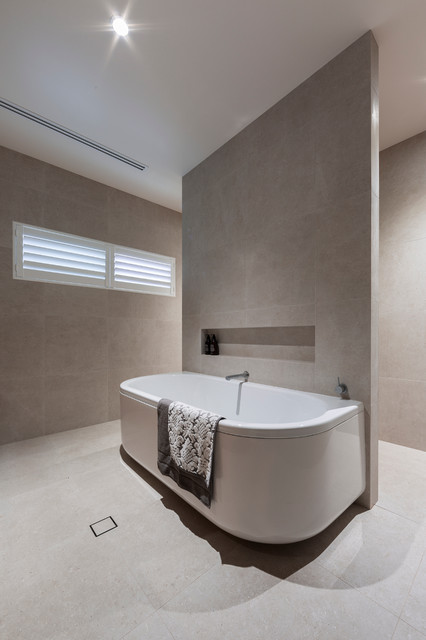 R + J Residence contemporary-bathroom