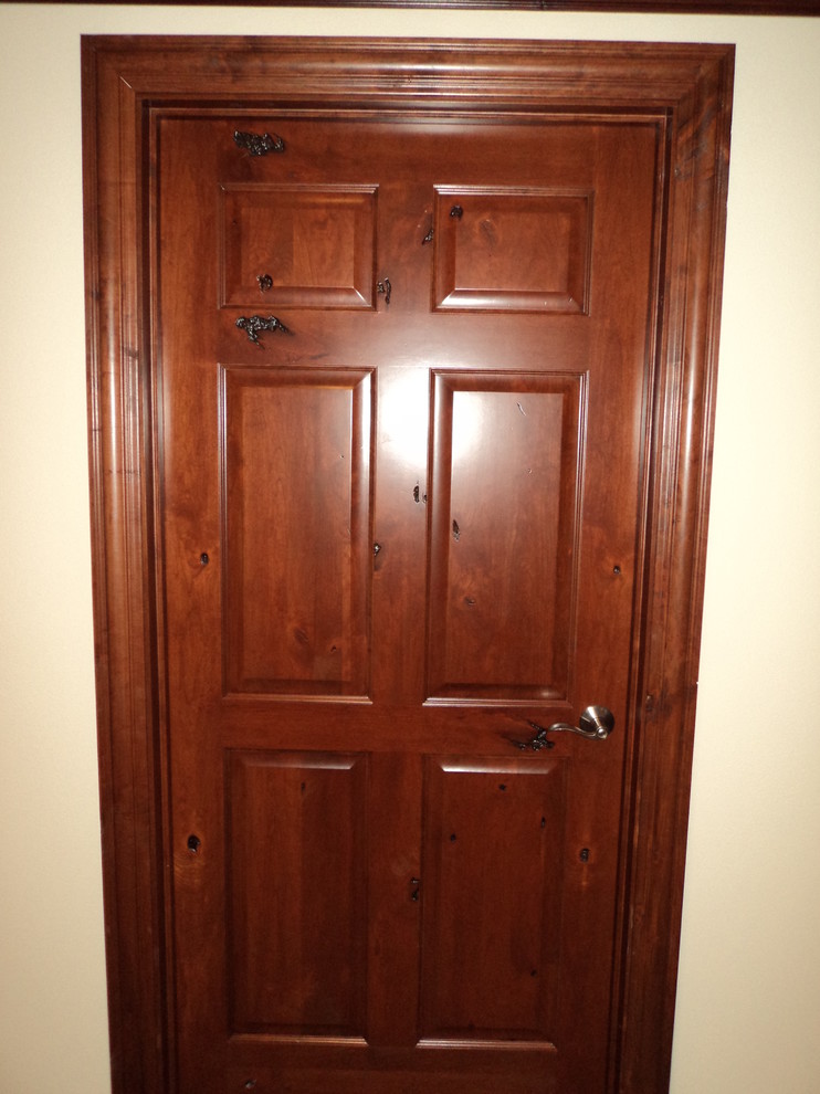 Mountain style basement photo in Cedar Rapids