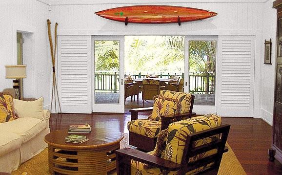 Design ideas for a tropical living room in Hawaii.