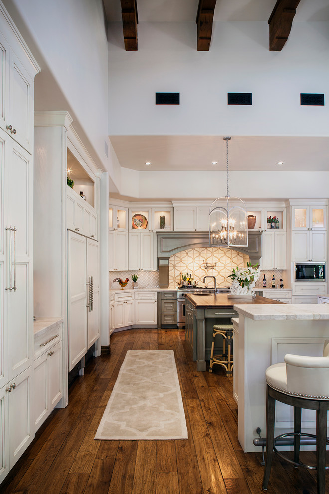 Inspiration for a transitional kitchen remodel in Phoenix