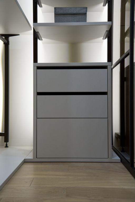 Модуль с выдвижными ящиками