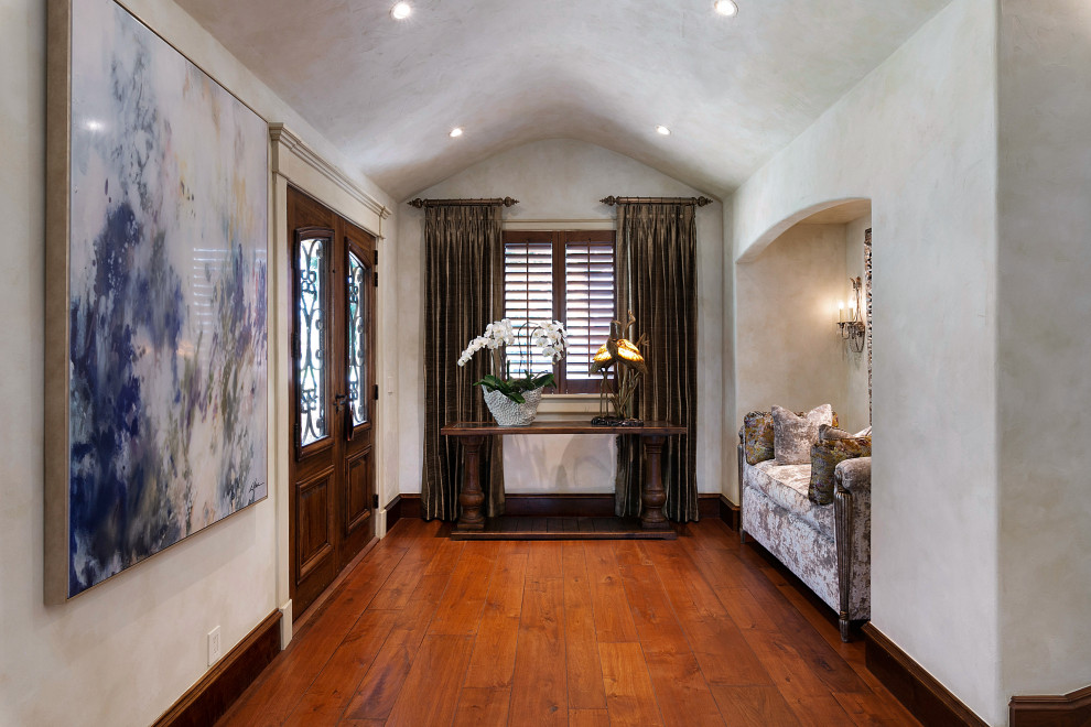 Transitional home design photo in San Francisco