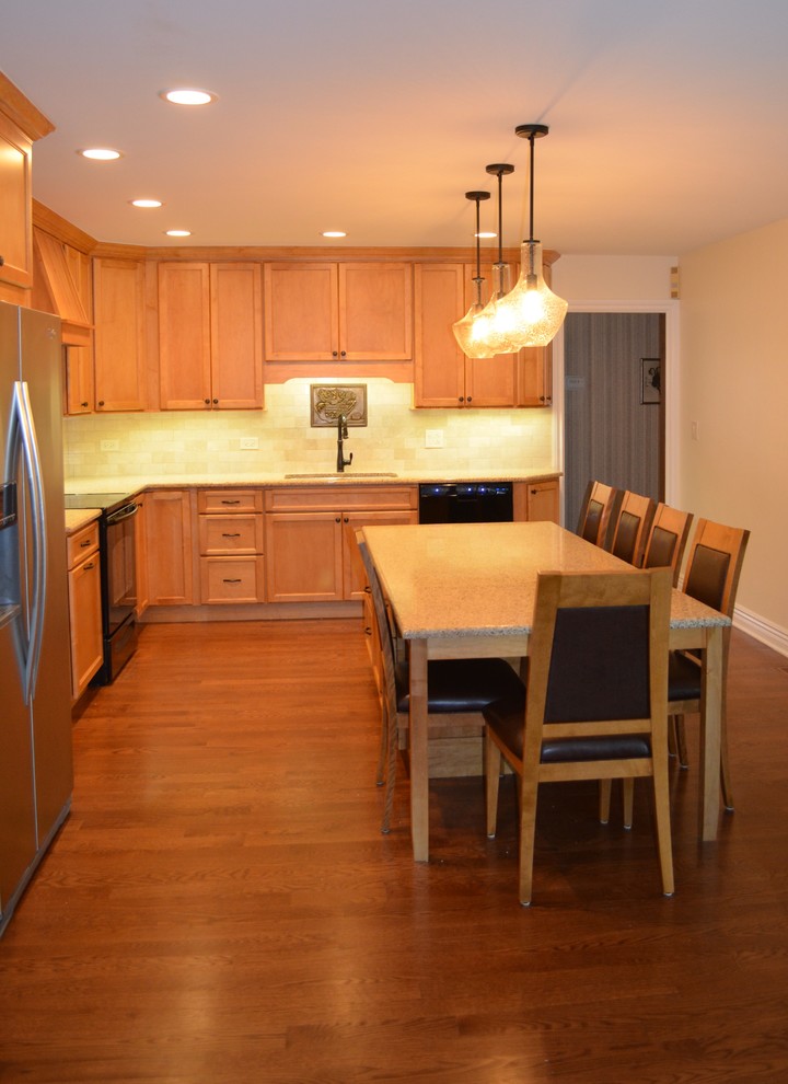 Inspiration for a transitional kitchen remodel in Chicago