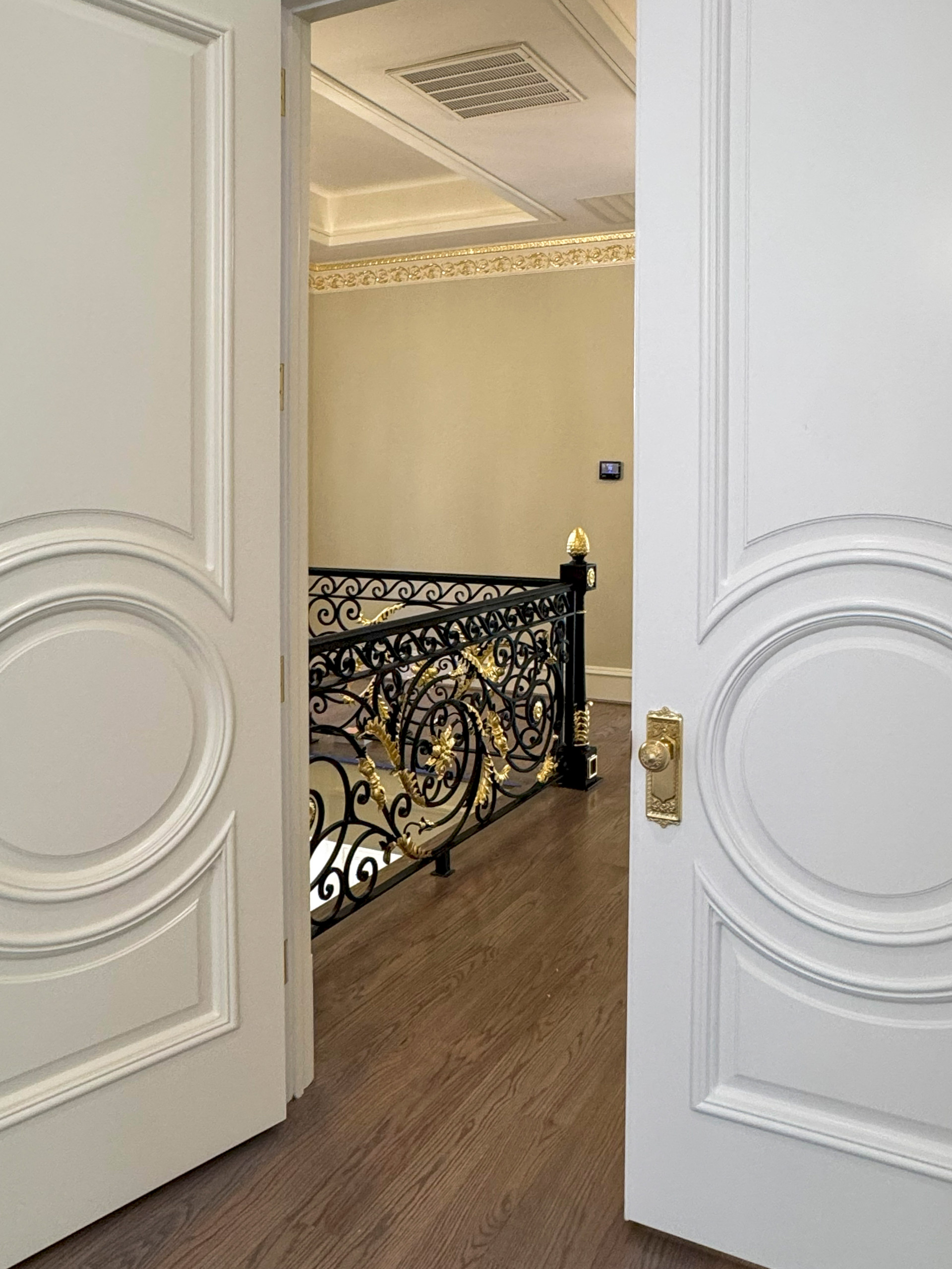 135_Vibrant Staircase with Touch of Historic Grandeur, Great Falls, VA 22066