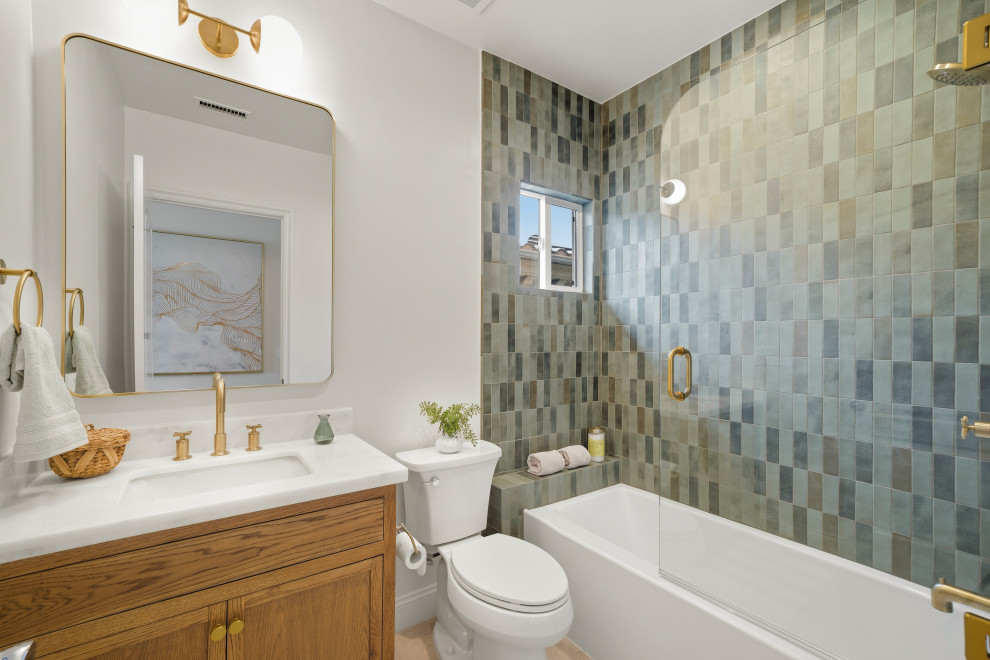 Example of a transitional bathroom design in Orange County