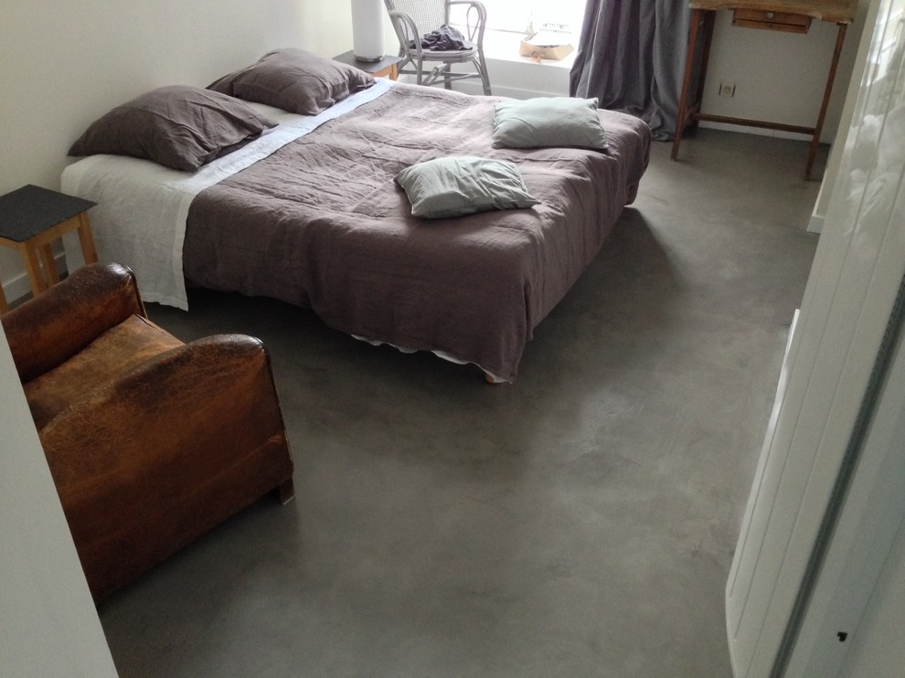 Cette photo montre une chambre tendance.