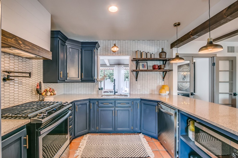 Kitchen - kitchen idea in Phoenix