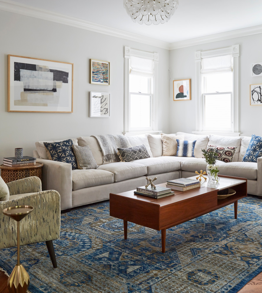 Inspiration for a transitional living room in Chicago.