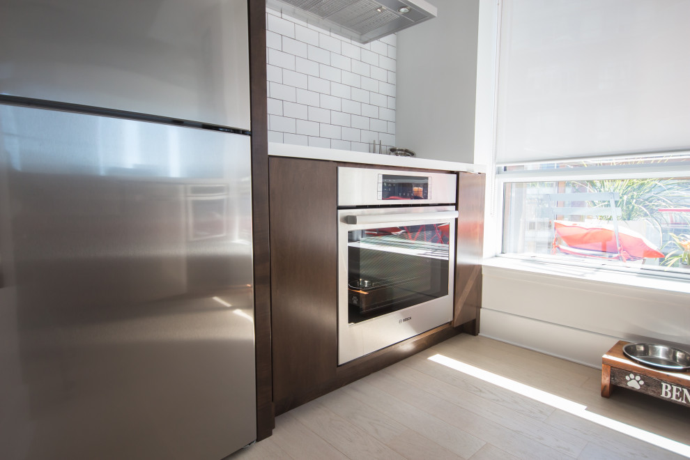 Inspiration for a transitional kitchen remodel in Toronto