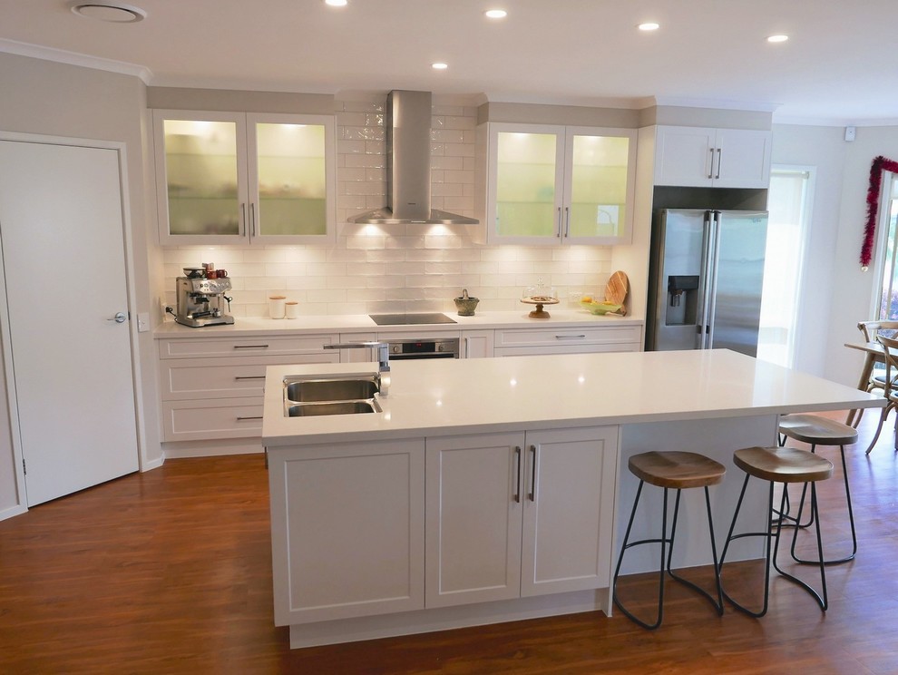 Design ideas for a beach style kitchen in Brisbane.