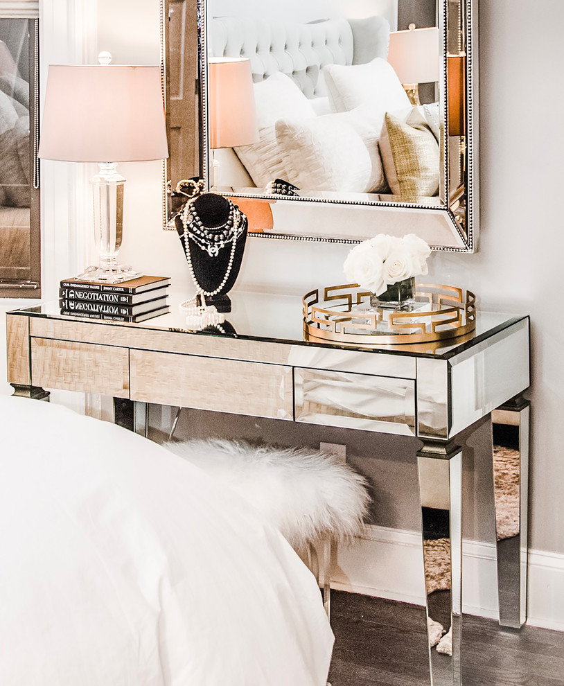 Bedroom - transitional bedroom idea