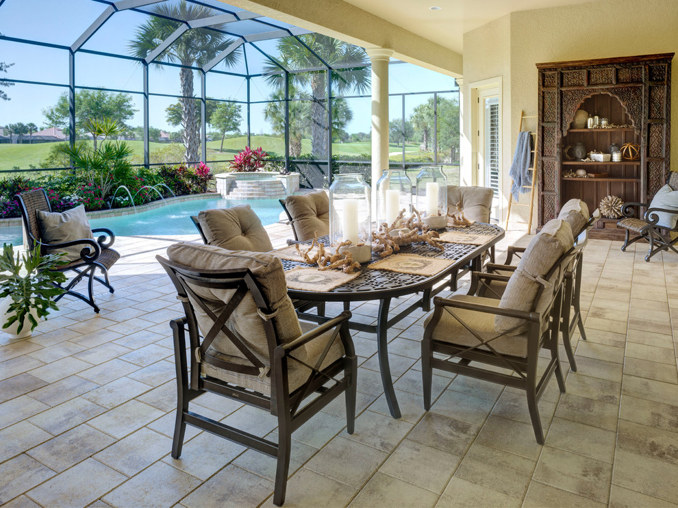 Photo of a transitional patio in Miami.