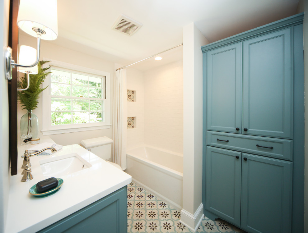 Inspiration for a transitional home design remodel in Baltimore