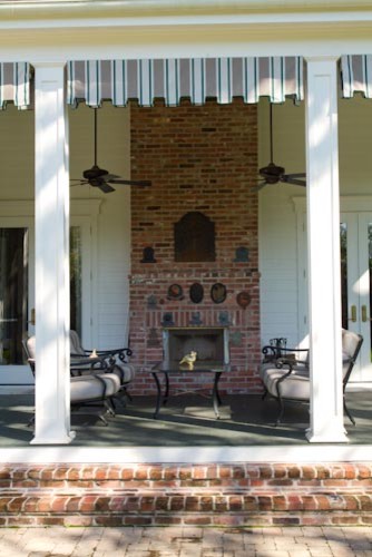 This is an example of a traditional patio in New Orleans.