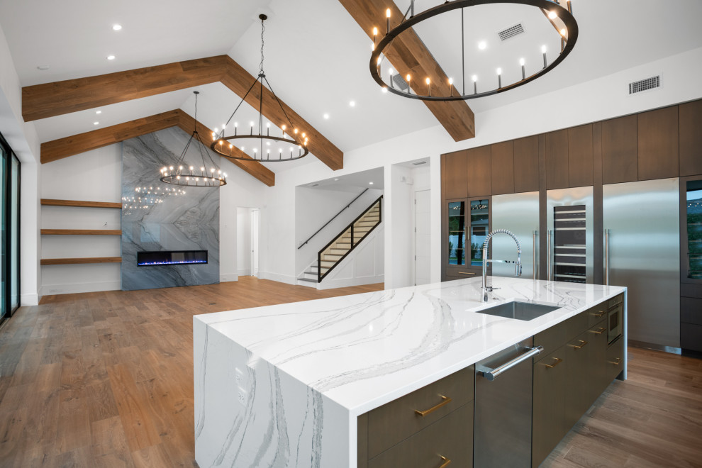 Transitional kitchen photo in Orlando