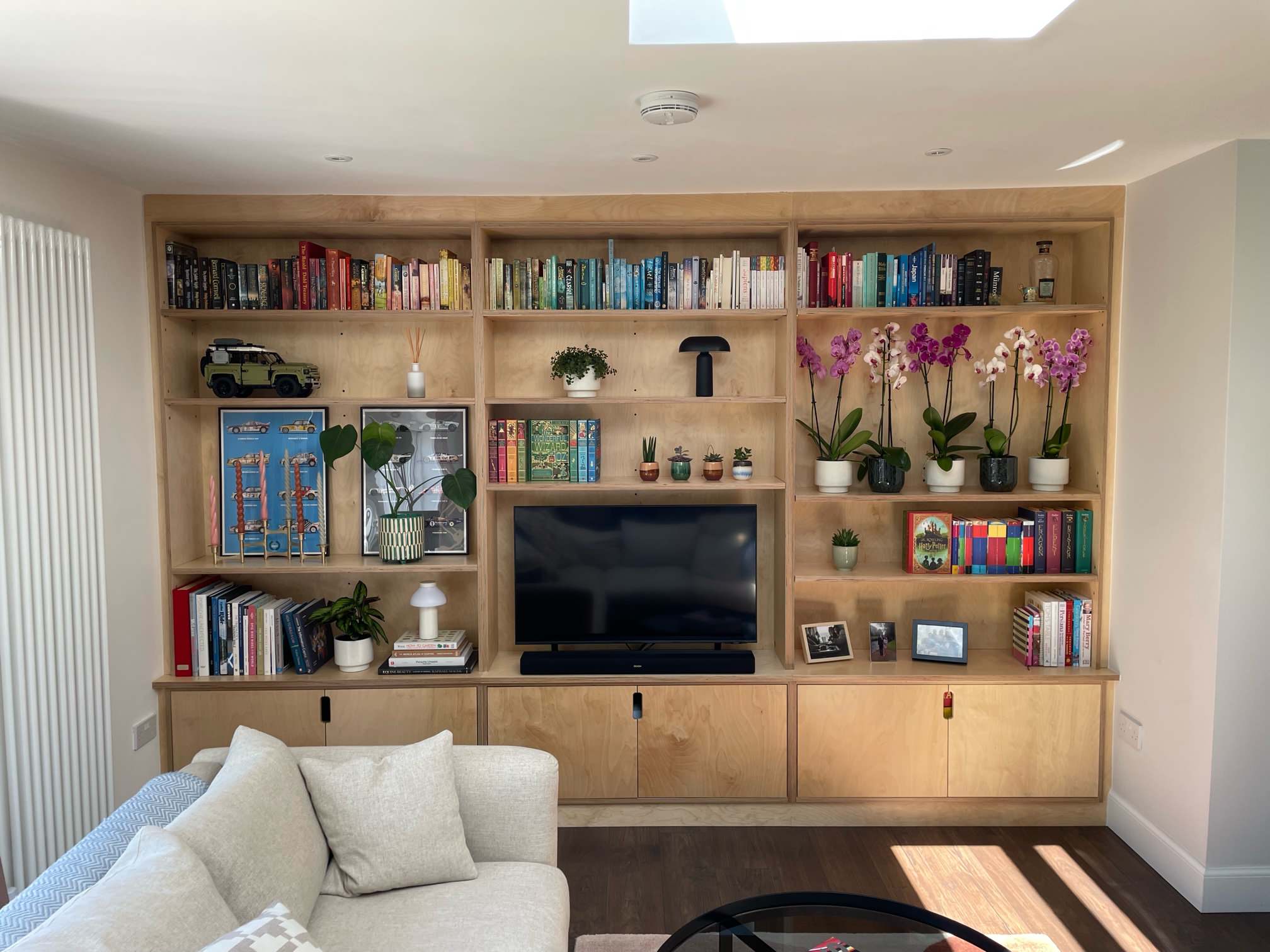 Natural Bespoke Media Unit