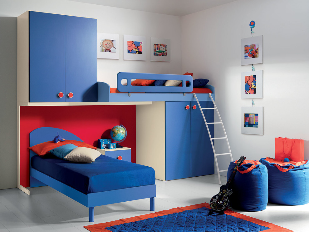 Design ideas for a small modern kids' bedroom for kids 4-10 years old and boys in New York.