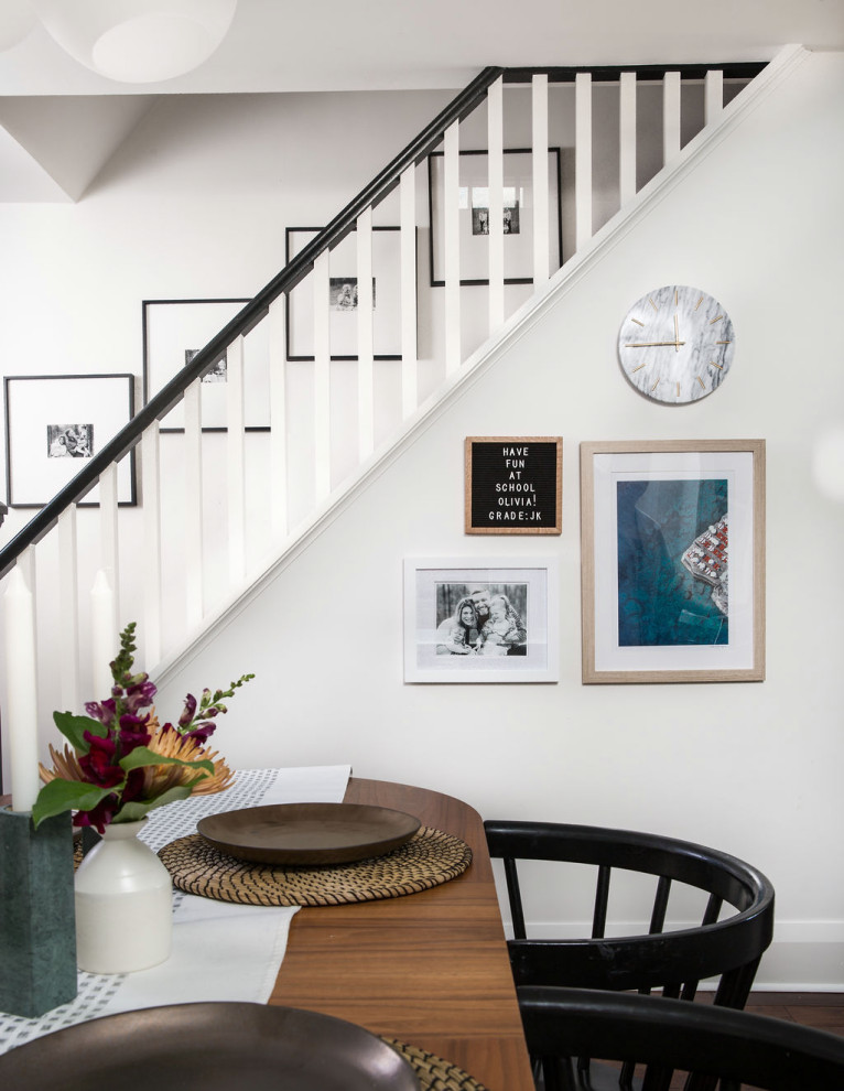 Transitional staircase photo in Toronto