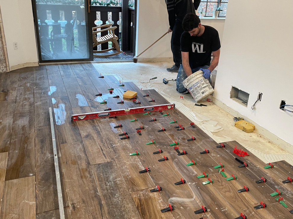 Floor Tile - Woodgrain Look - Apartment Makeover